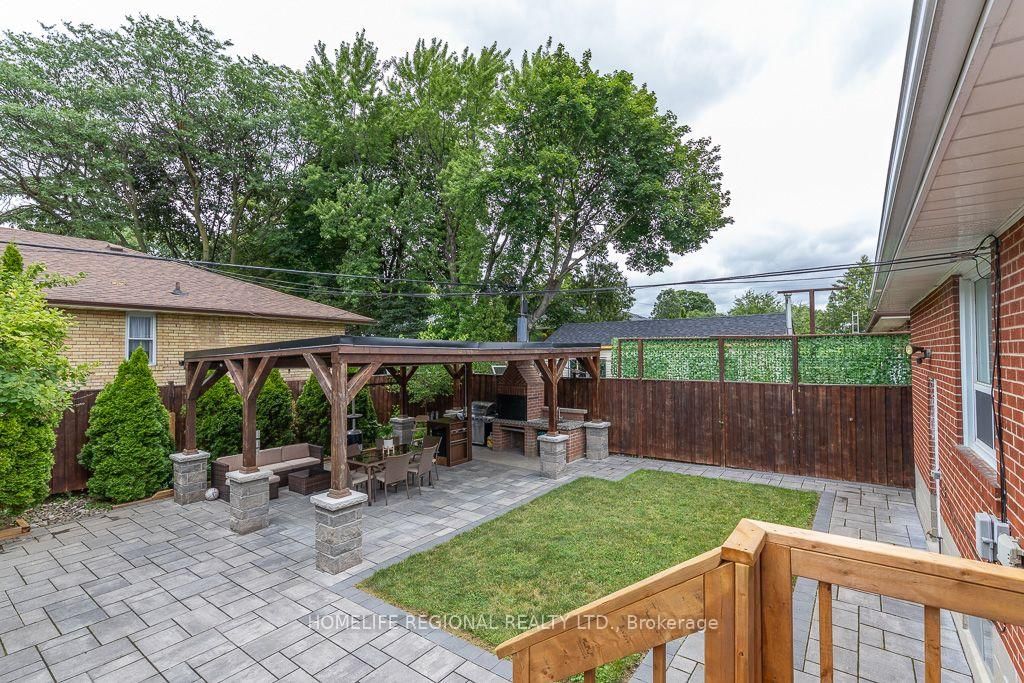 128 The Westway • Toronto, ON photo 39