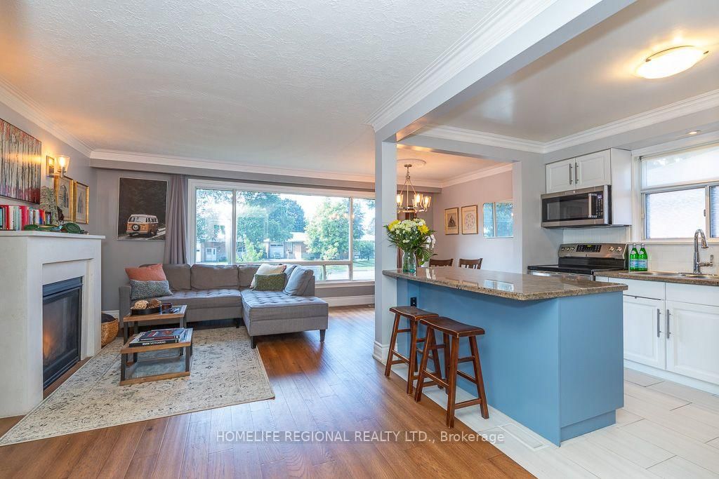 128 The Westway • Toronto, ON photo 8