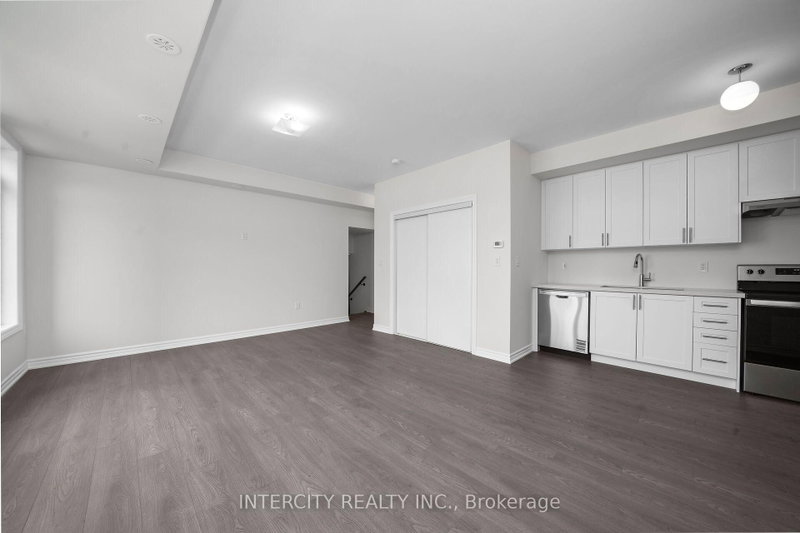 553 Tim Manley Ave photo 4