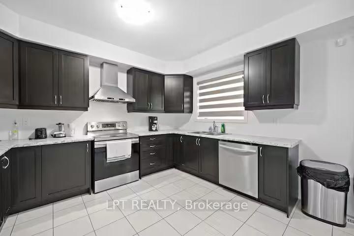 341 Remembrance Road • Brampton, ON photo 12