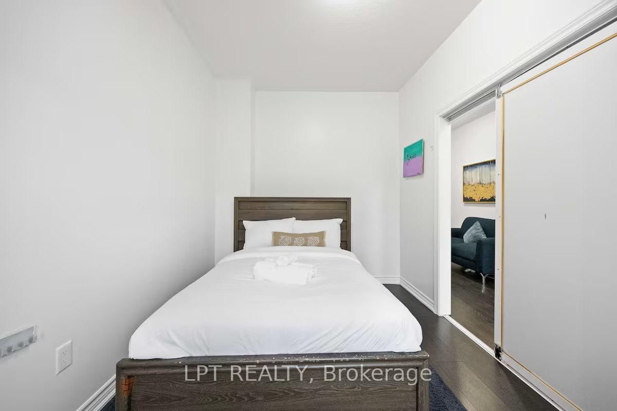 341 Remembrance Road • Brampton, ON photo 18