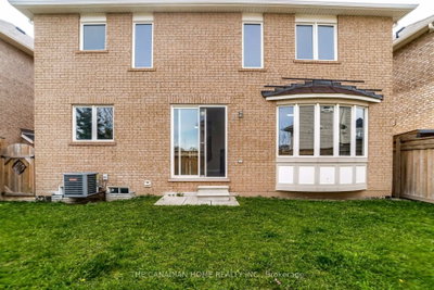 2387 Calloway Drive • Oakville, ON photo 5