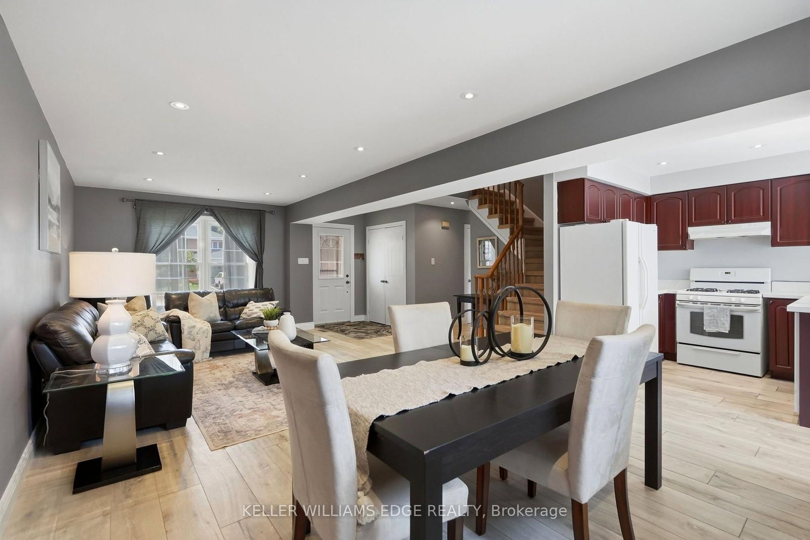 2055 Hunters Wood Drive • Burlington, ON photo 10