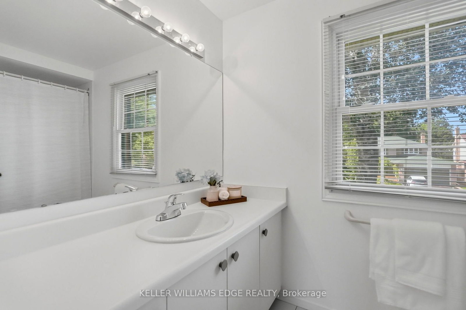 2055 Hunters Wood Drive • Burlington, ON photo 26