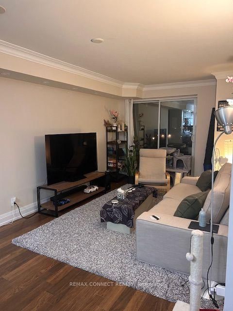 702 - 1060 Sheppard Avenue W
