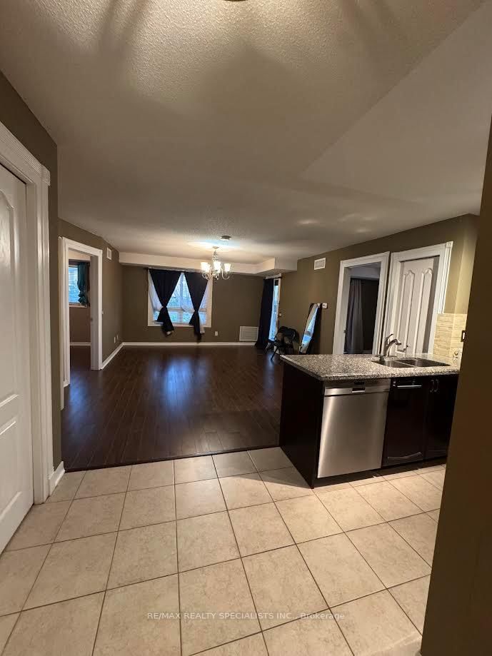 2402 - 6 Dayspring Circle