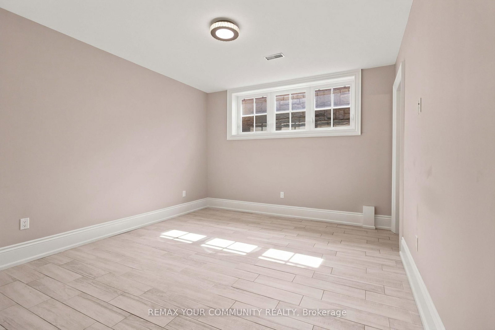 1226 Ogden Avenue • Mississauga, ON photo 38