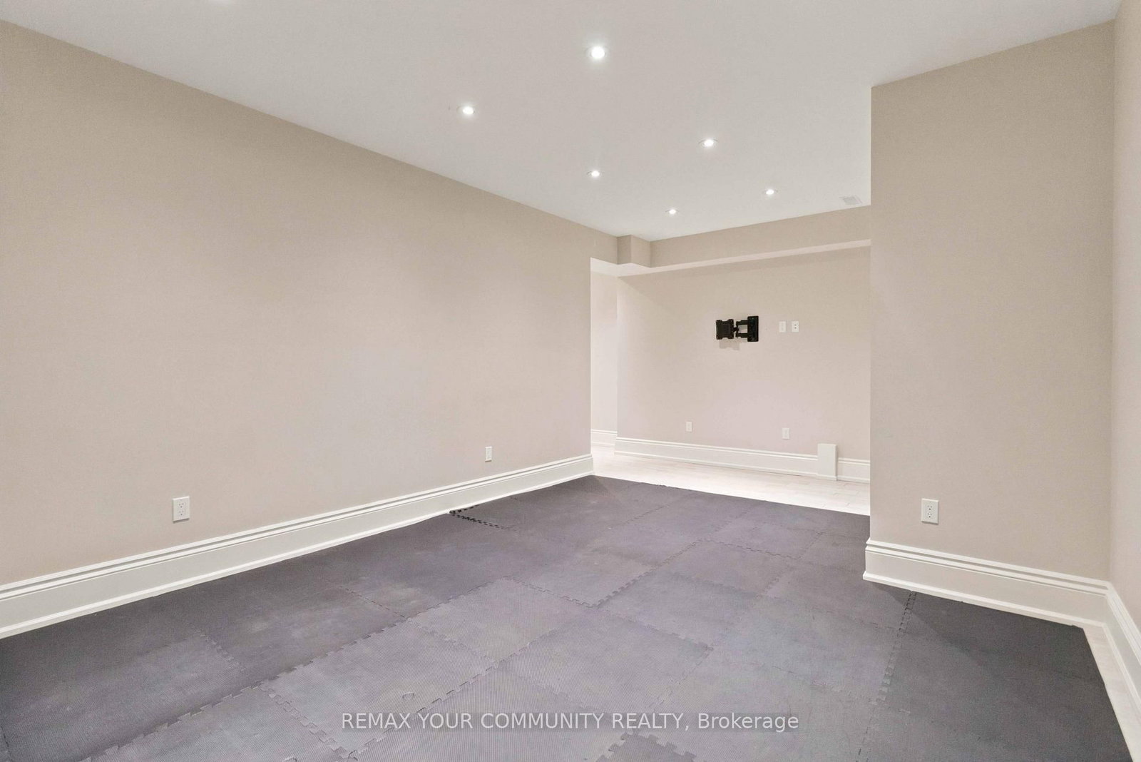 1226 Ogden Avenue • Mississauga, ON photo 42