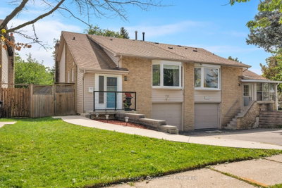 2727 Bucklepost Crescent • Mississauga, ON photo 2
