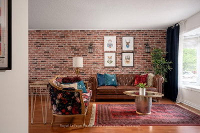 2727 Bucklepost Crescent • Mississauga, ON photo 6