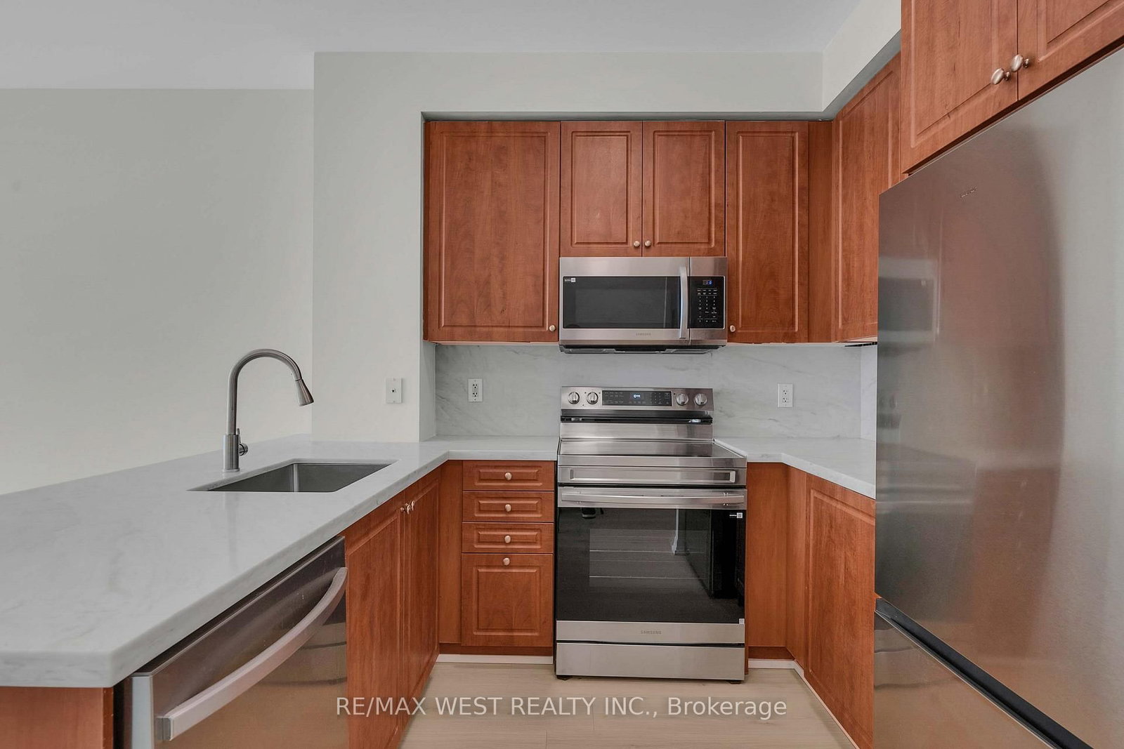 220 Burnhamthorpe Road W • #1710 • Mississauga, ON photo 12