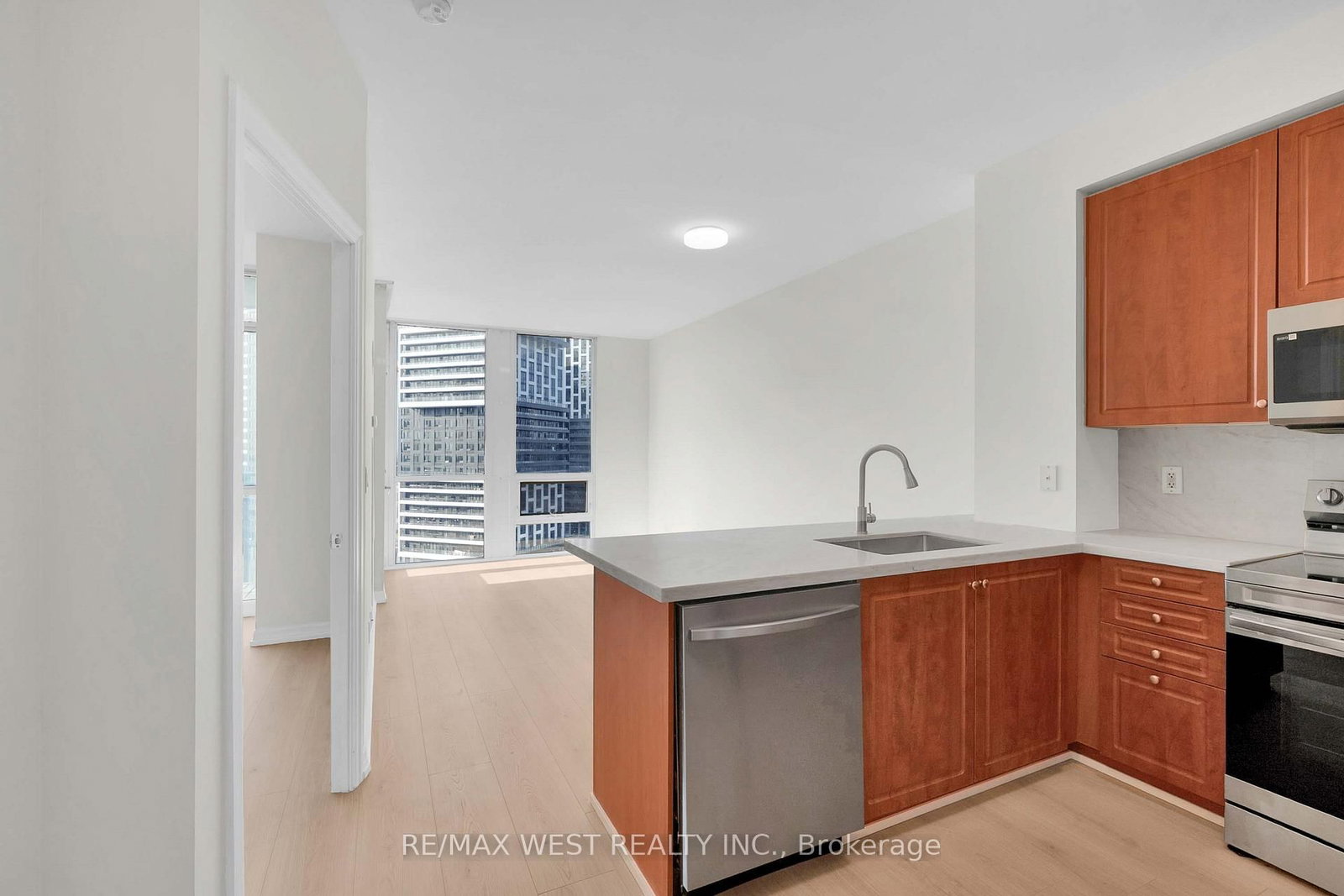 220 Burnhamthorpe Road W • #1710 • Mississauga, ON photo 15