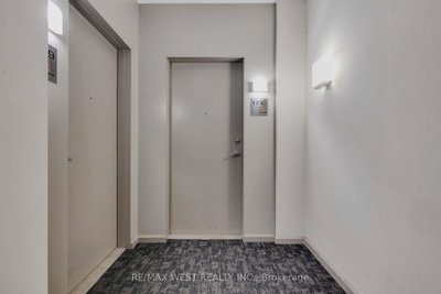 220 Burnhamthorpe Road W • #1710 • Mississauga, ON photo 6