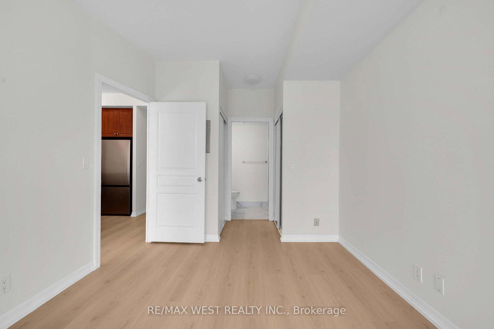 220 Burnhamthorpe Road W • #1710 • Mississauga, ON photo 9