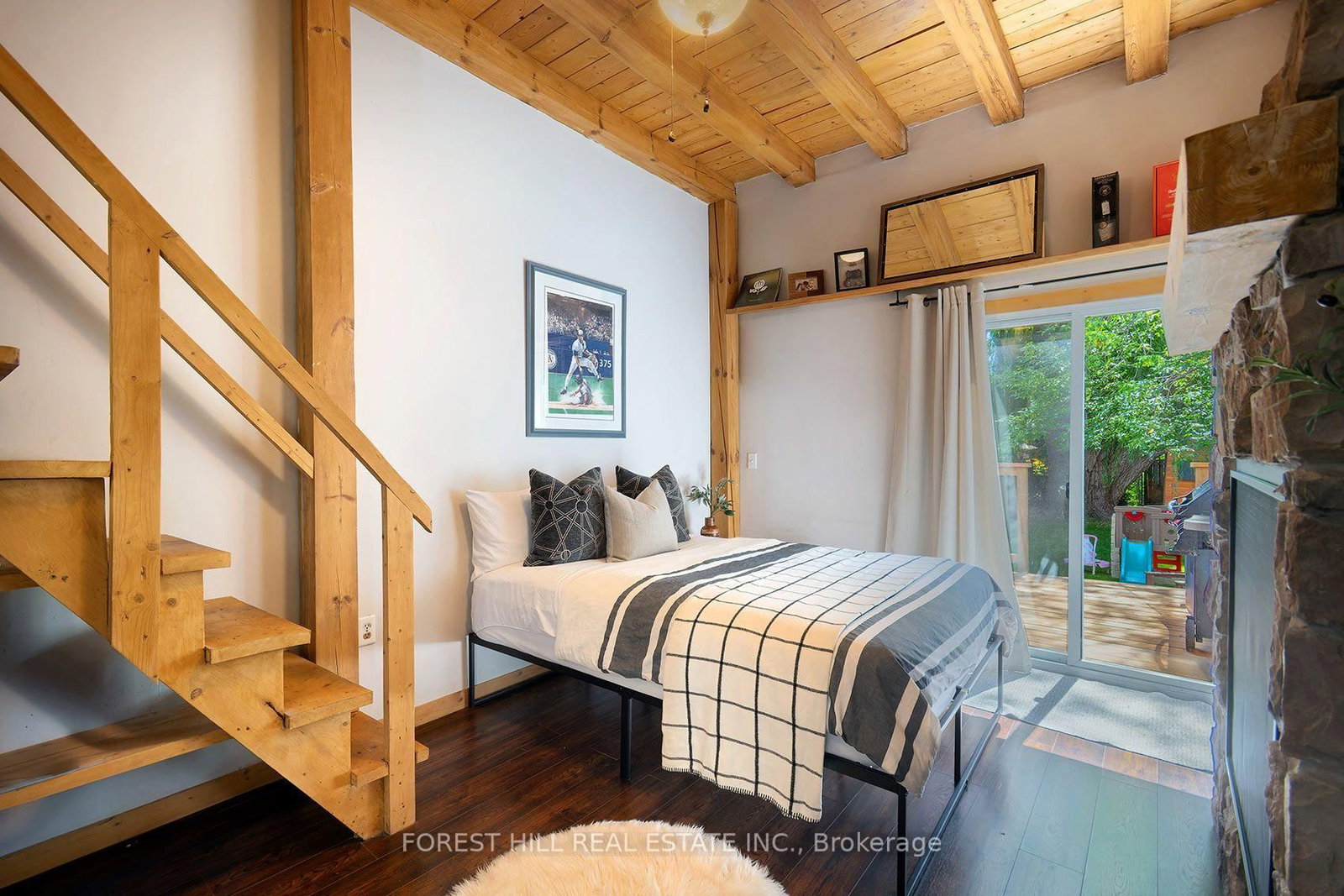 55 Vanevery Street • Toronto, ON photo 13