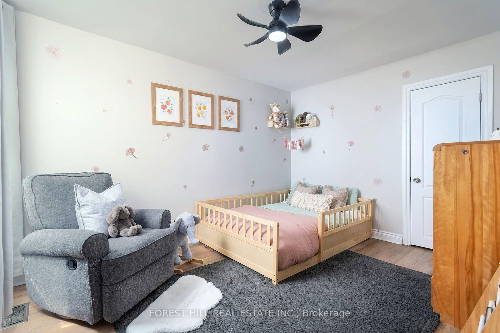 55 Vanevery Street • Toronto, ON photo 21
