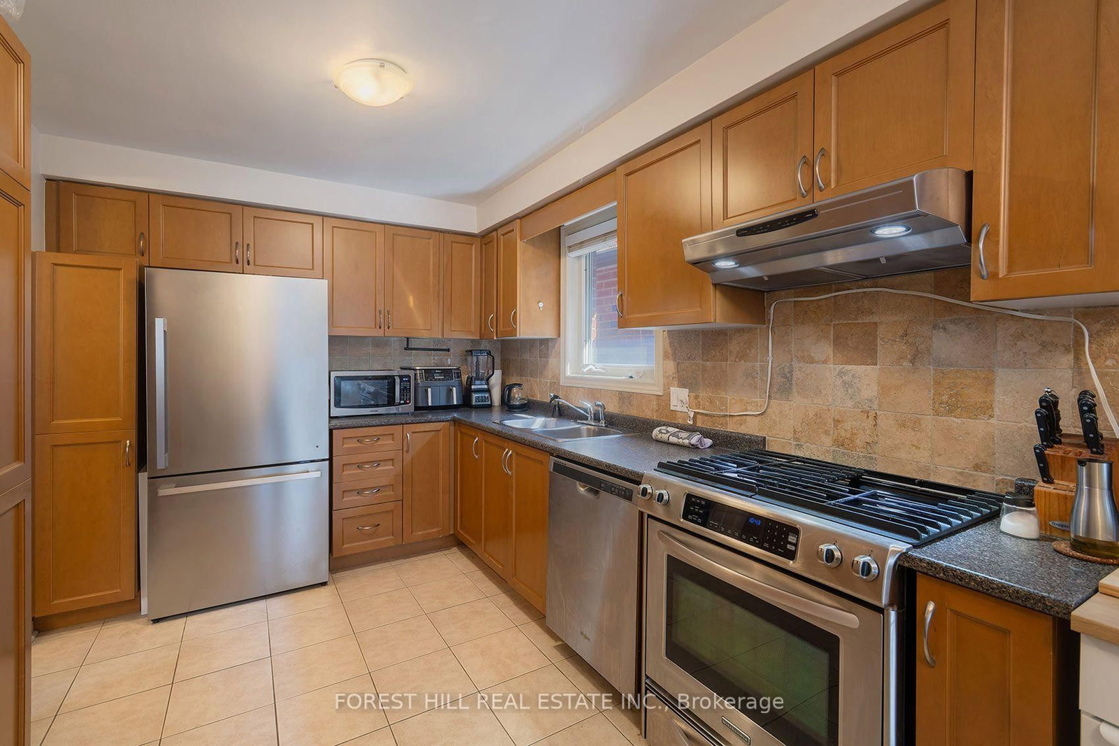 94 Belgravia Avenue • Toronto, ON photo 12
