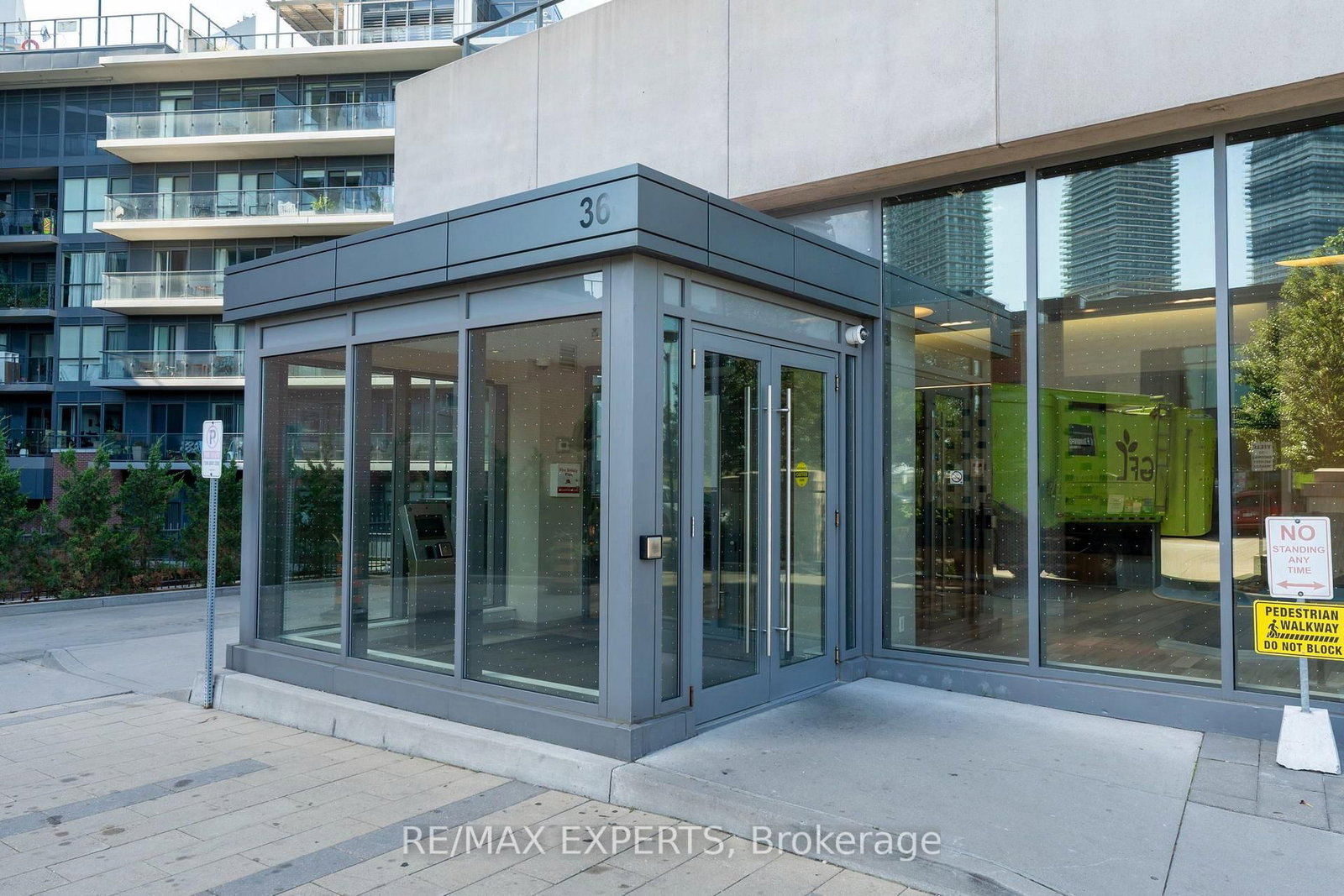 36 Park Lawn Road • #1905 • Toronto, ON photo 2
