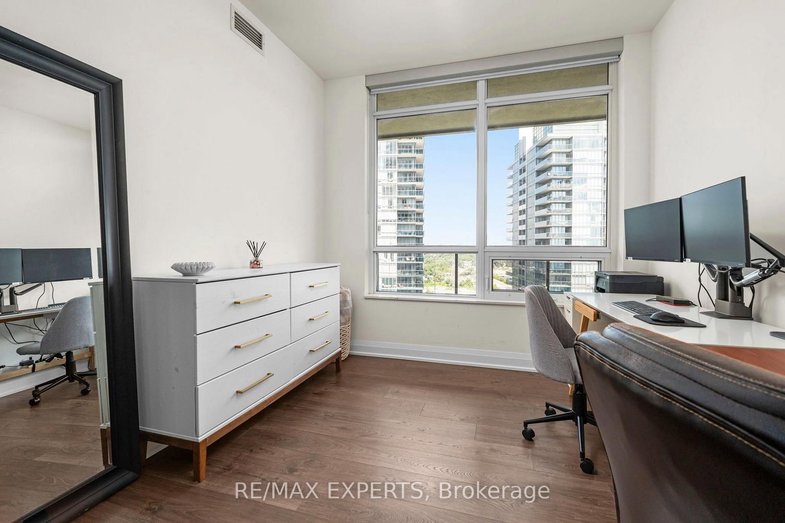 36 Park Lawn Road • #1905 • Toronto, ON photo 8