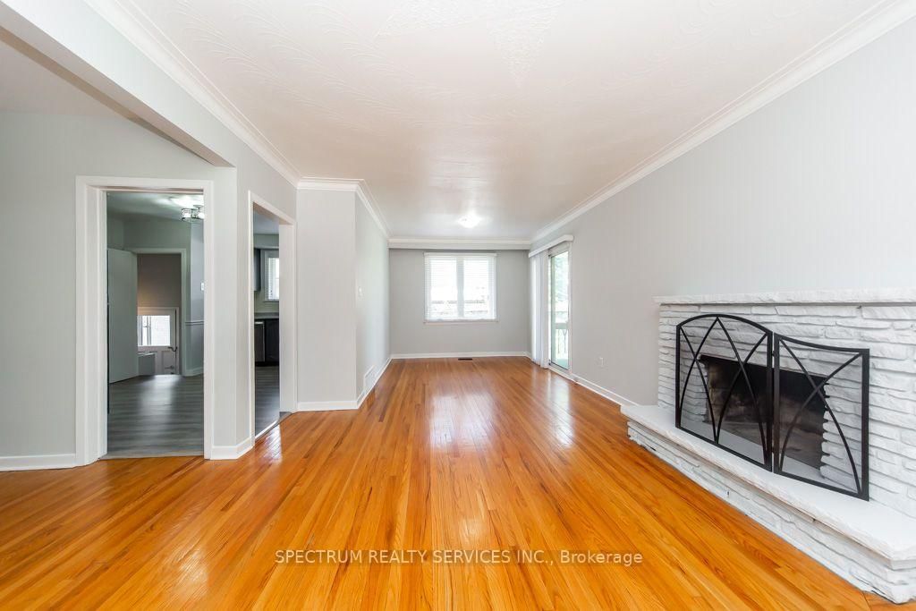 131 West Deane Park Drive • Toronto, ON photo 11