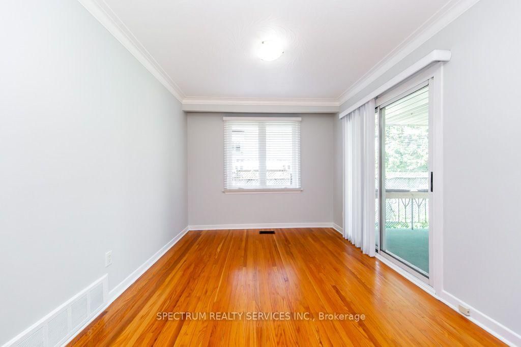 131 West Deane Park Drive • Toronto, ON photo 12