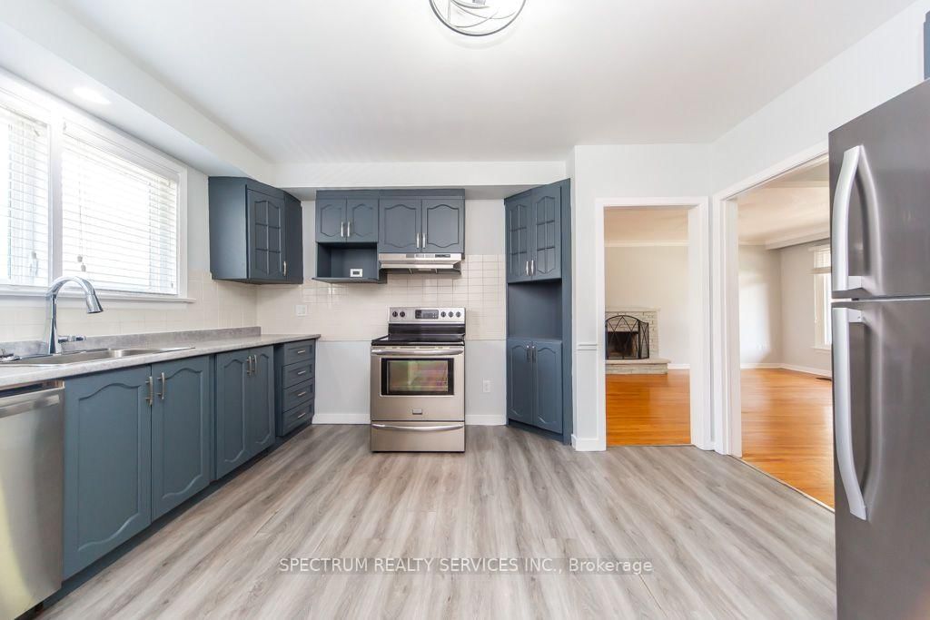 131 West Deane Park Drive • Toronto, ON photo 17