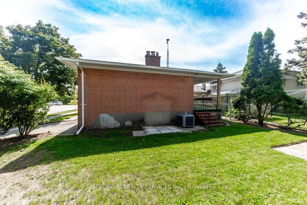131 West Deane Park Drive • Toronto, ON photo 44