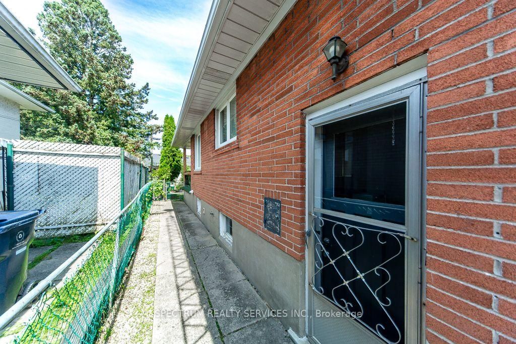 131 West Deane Park Drive • Toronto, ON photo 46
