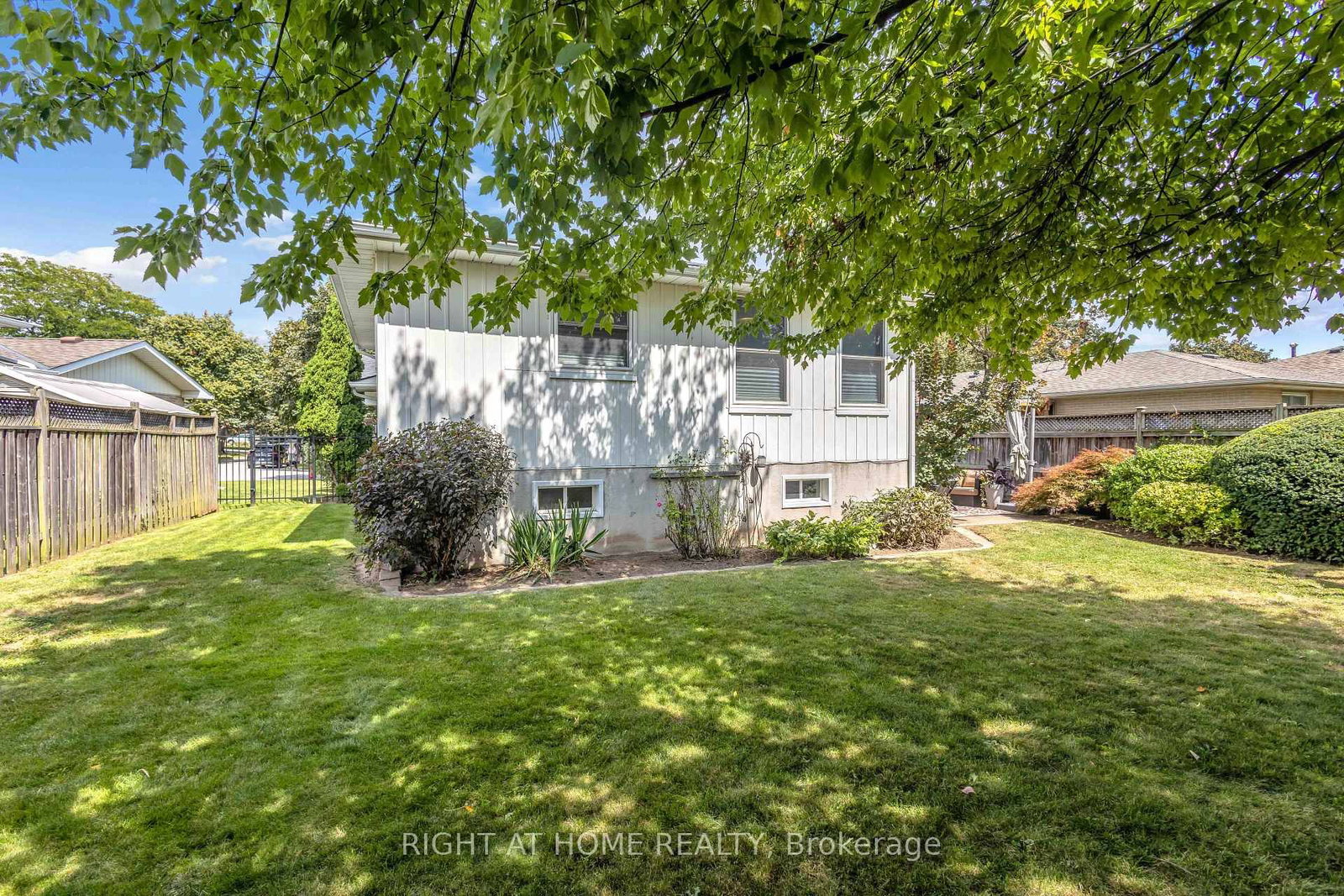 1432 Dewbourne Crescent • Burlington, ON photo 39