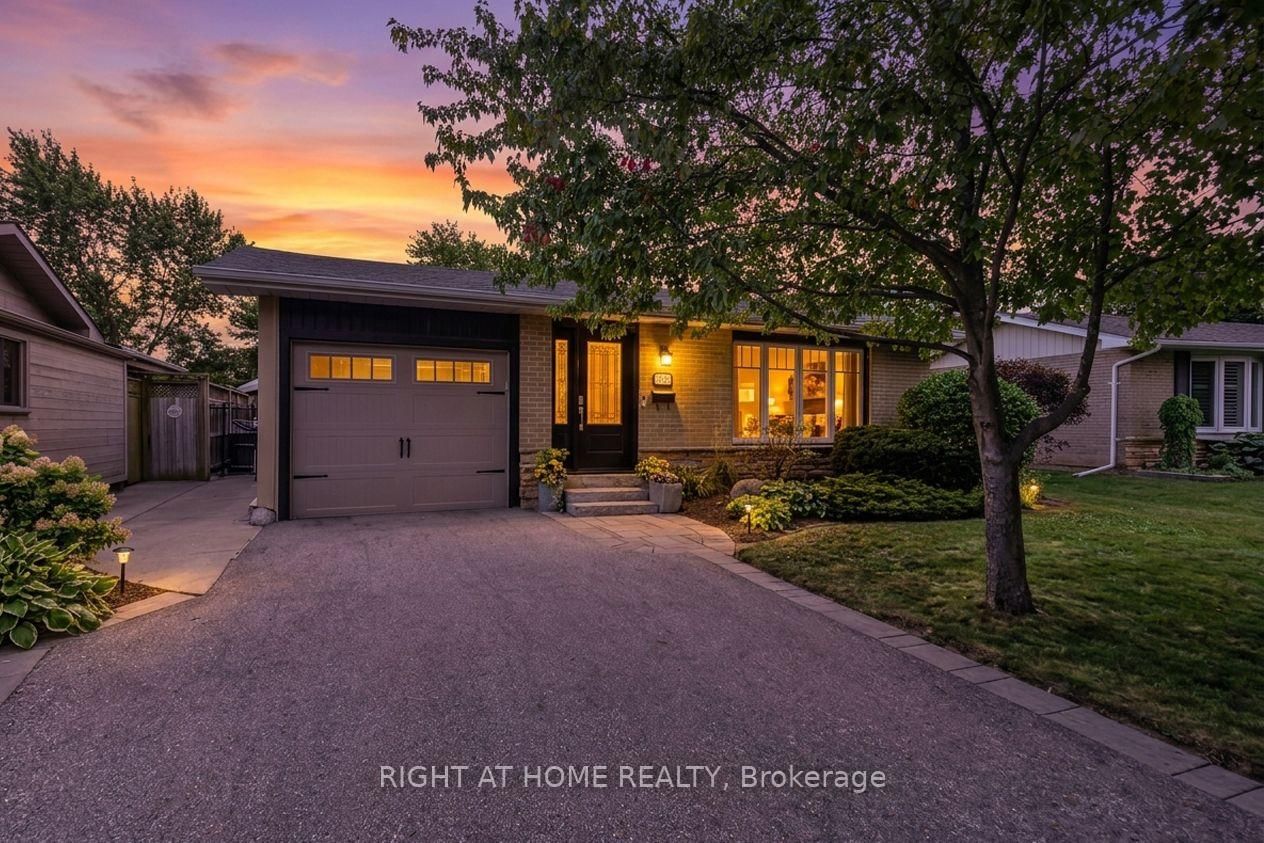 1432 Dewbourne Crescent • Burlington, ON photo 4