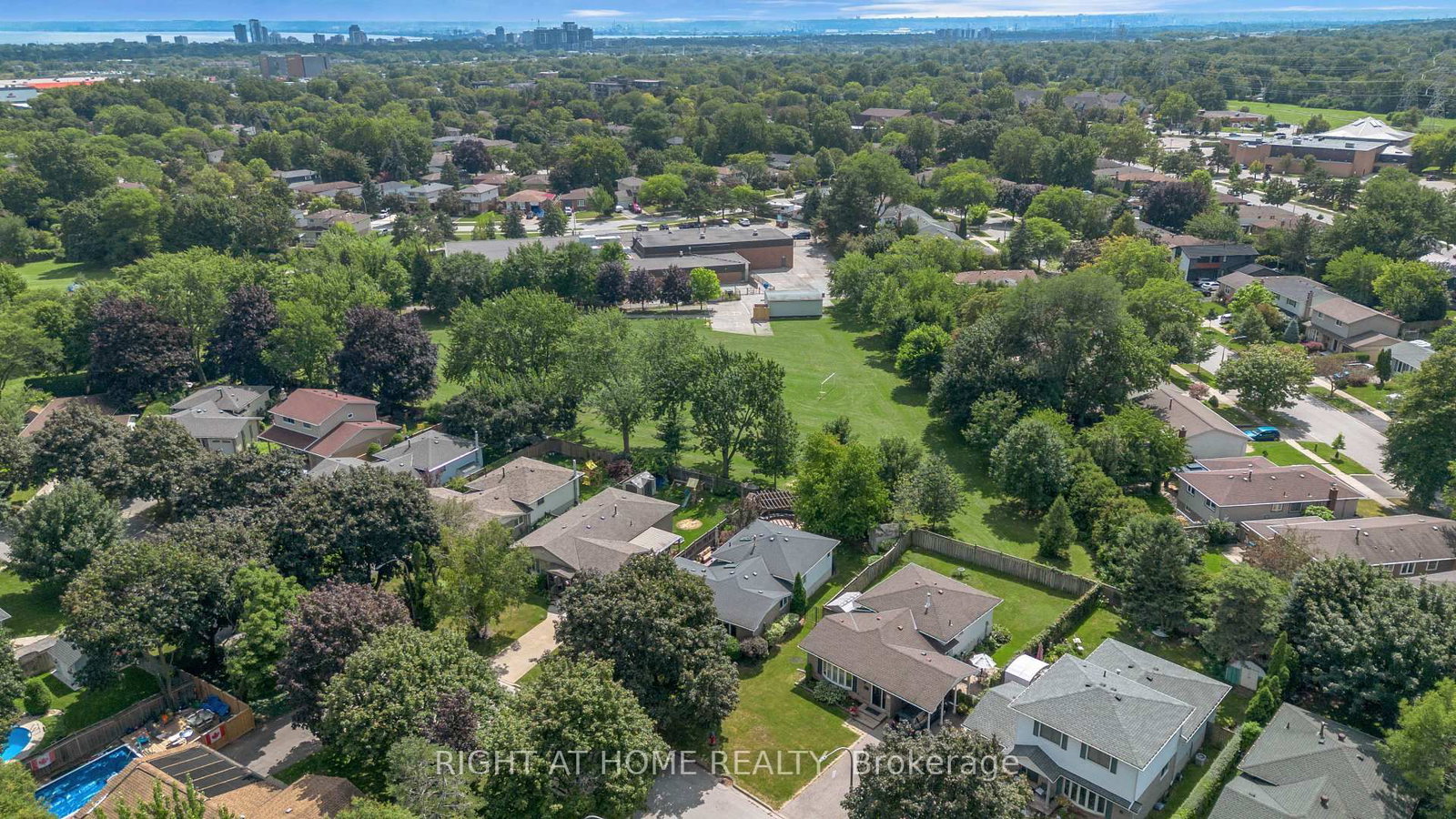 1432 Dewbourne Crescent • Burlington, ON photo 43