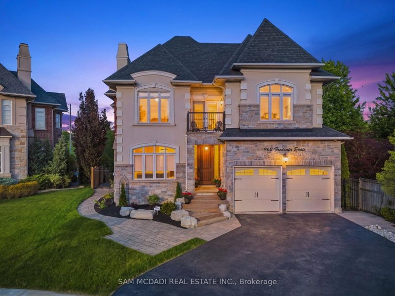 962 Fredonia Dr, 米西索加, Ontario