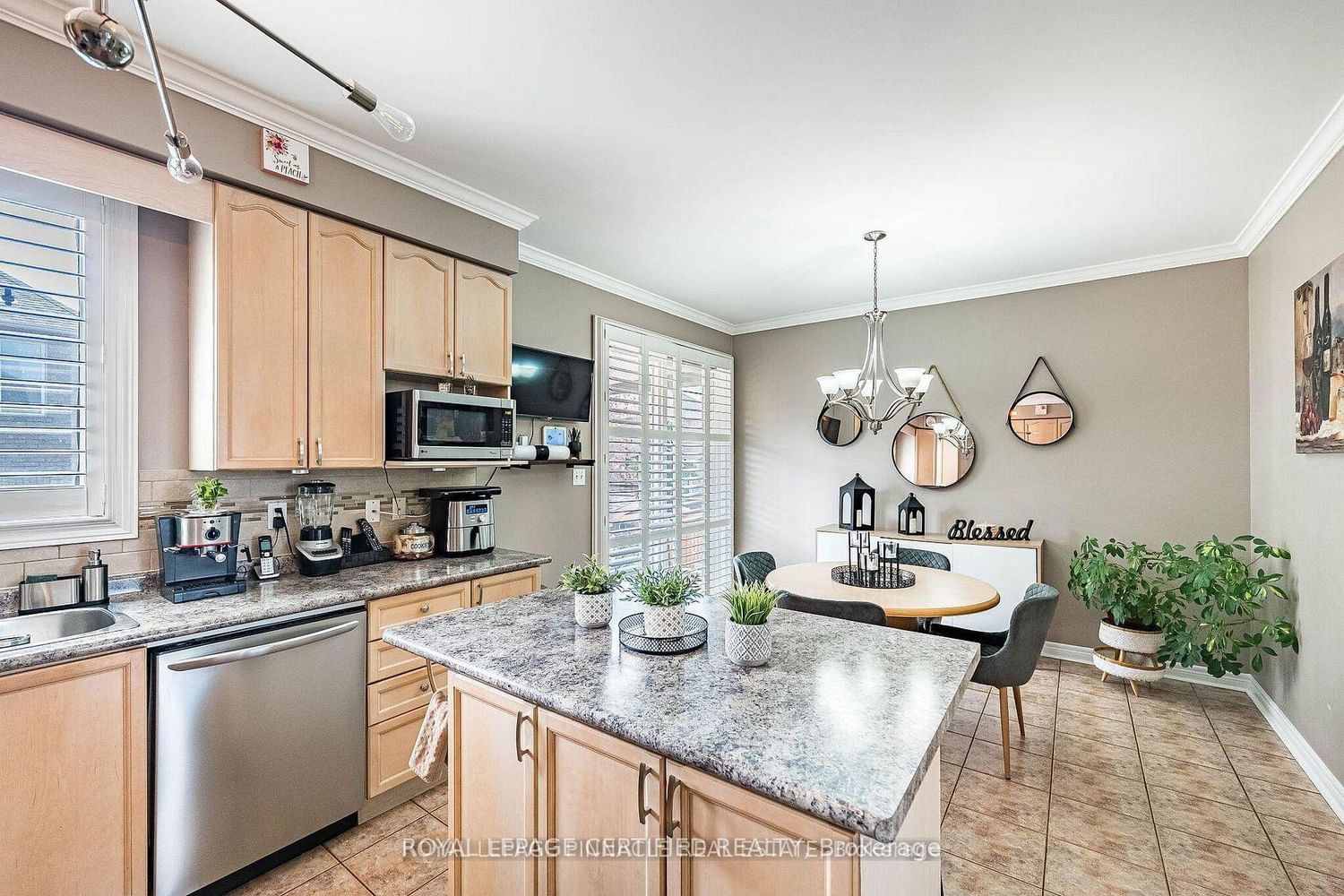 2368 Foxhole Circle • Oakville, ON photo 13