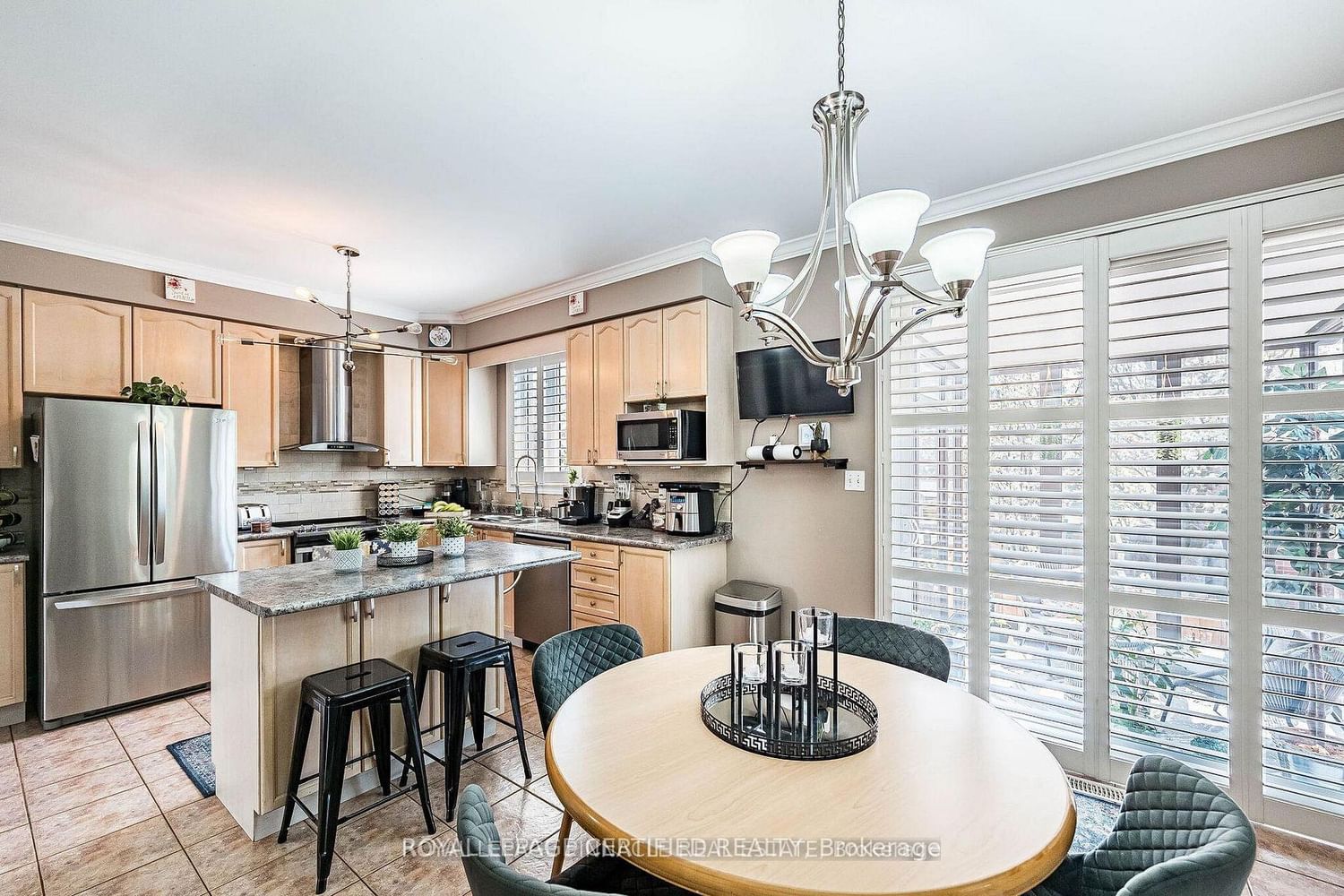 2368 Foxhole Circle • Oakville, ON photo 15