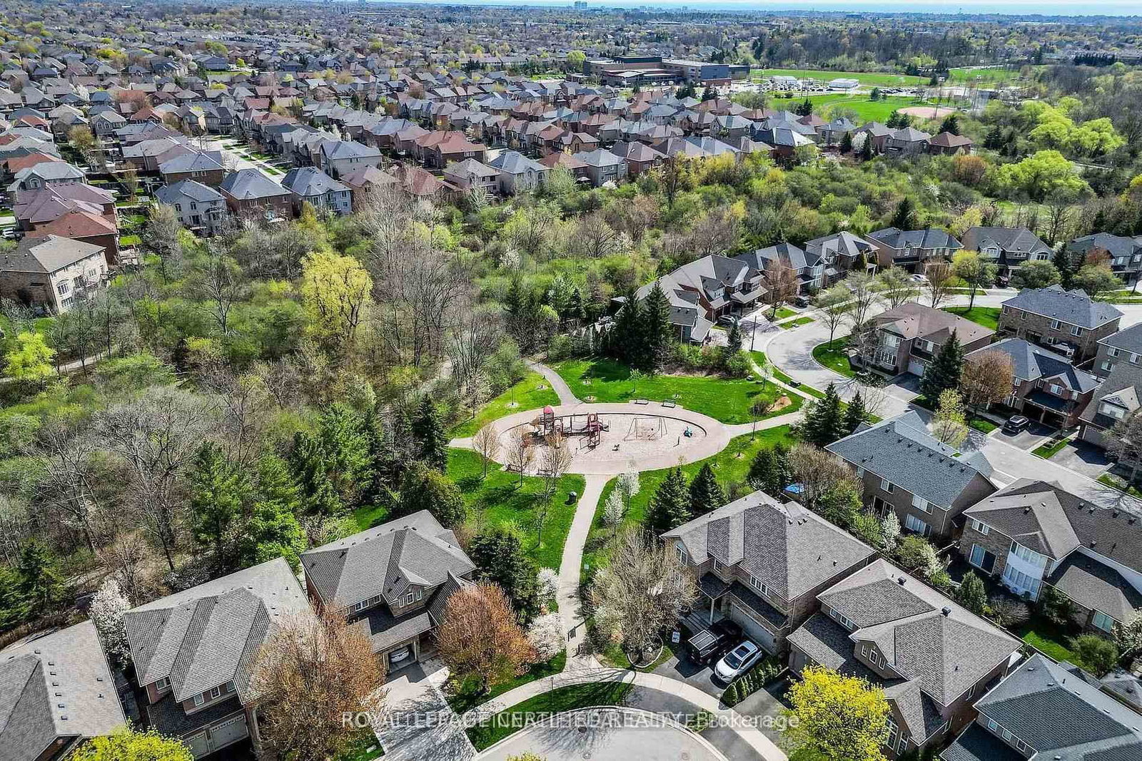 2368 Foxhole Circle • Oakville, ON photo 48