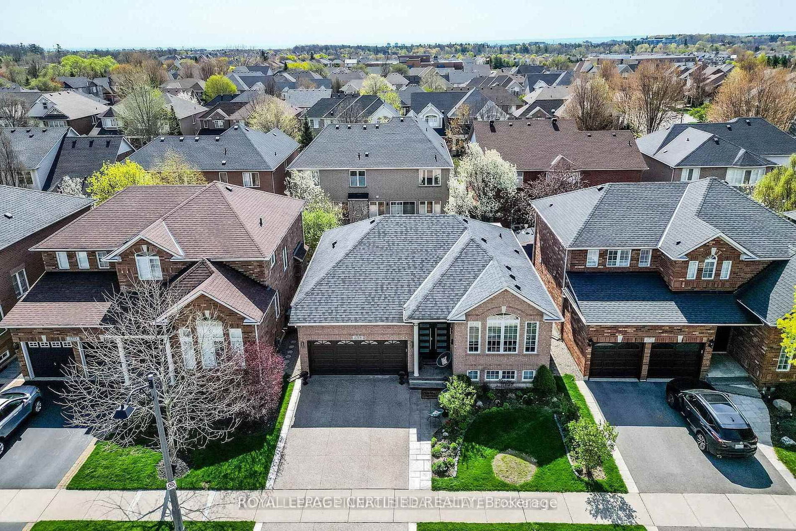 2368 Foxhole Circle • Oakville, ON photo 50