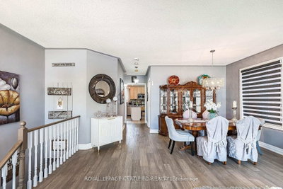 2368 Foxhole Circle • Oakville, ON photo 7
