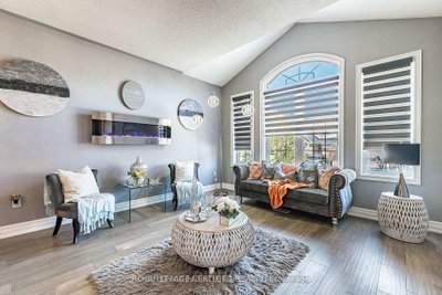 2368 Foxhole Circle • Oakville, ON photo 9