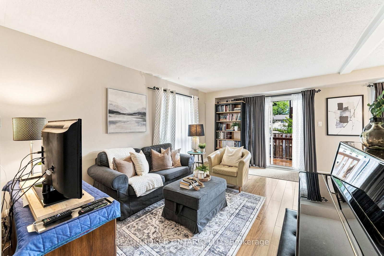 1270 Gainsborough Drive • #61 • Oakville, ON photo 7