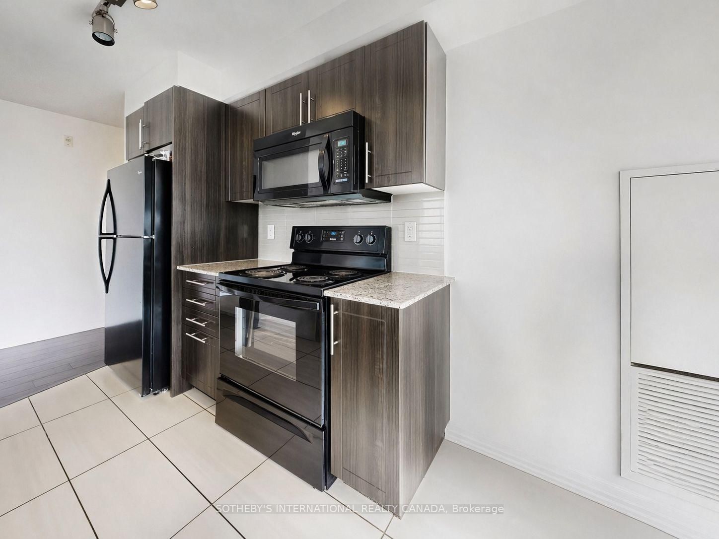 80 Esther Lorrie Drive • #1018 • Toronto, ON photo 12