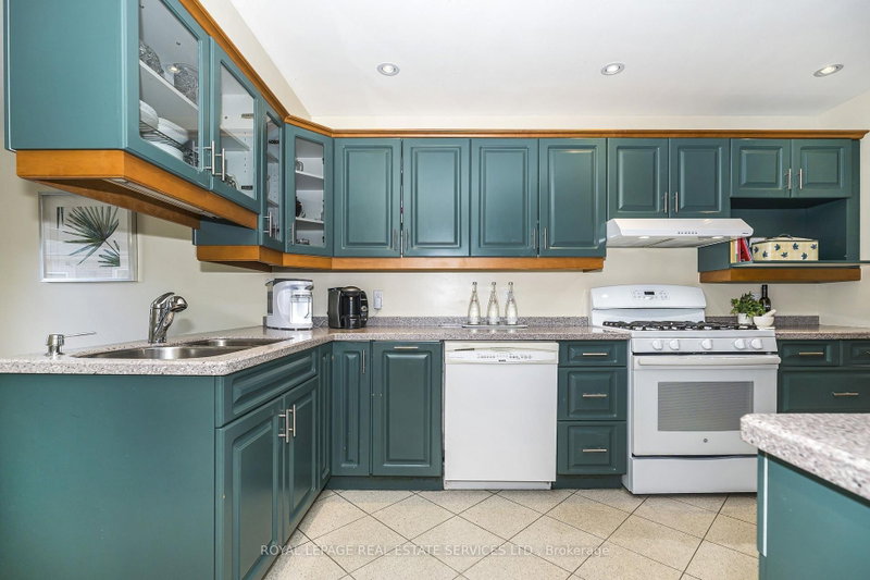 336 Queen Mississauga,ON L5M 1M2 — Photo 6