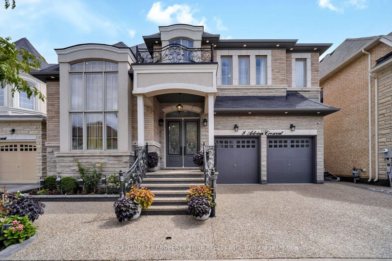 8 Adrian Crescent • Brampton, ON photo 2