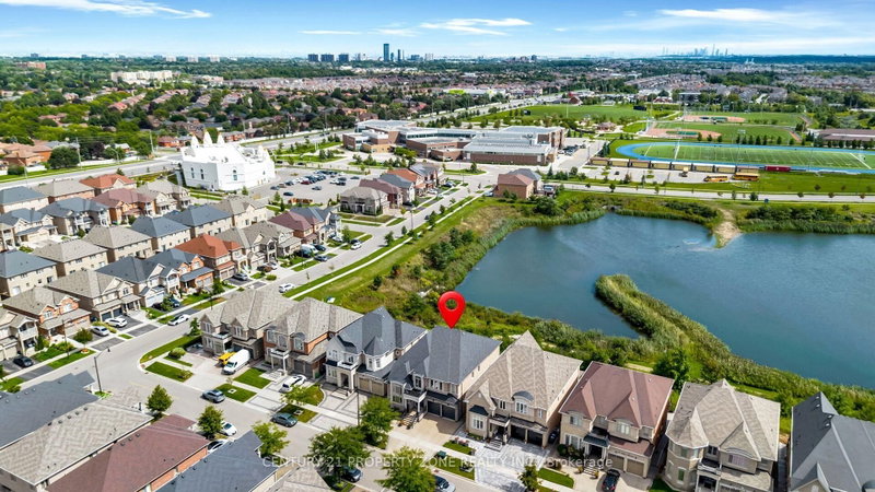 8 Adrian Brampton,ON L6X 5M6 — Photo 4