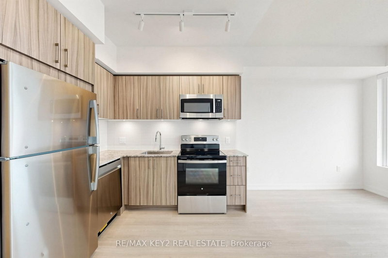 1712 - 4010 Eglinton Avenue W