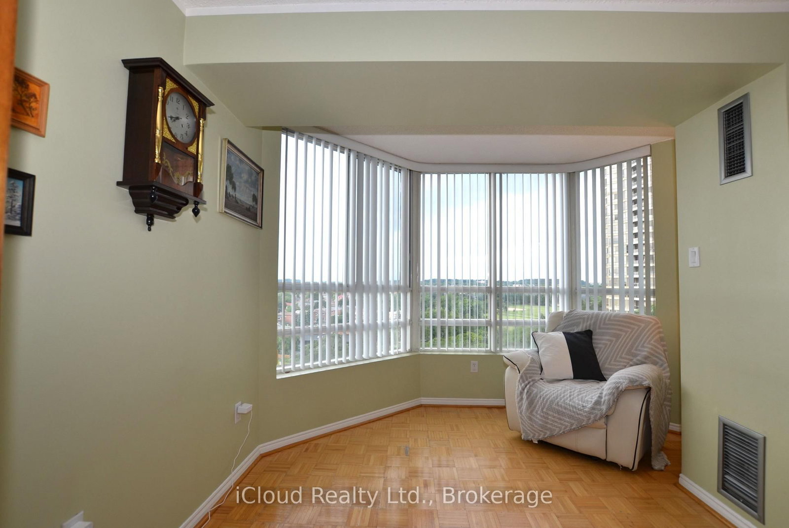 50 Kingsbridge Garden Circle • #915 • Mississauga, ON photo 21