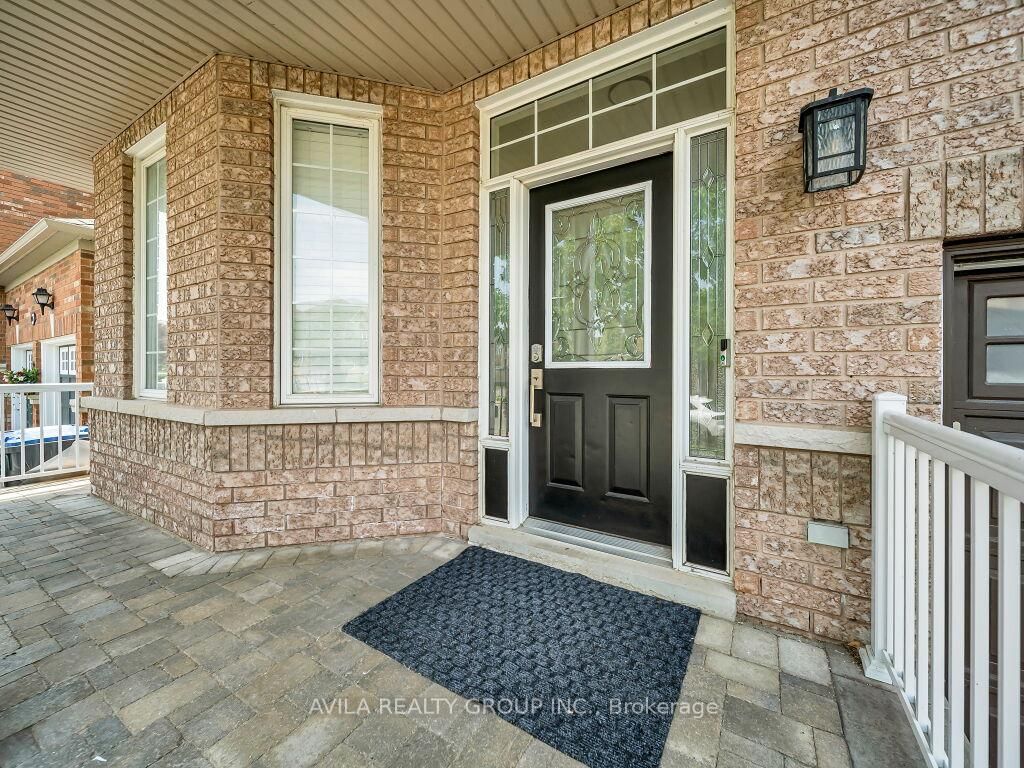 104 Southlake Boulevard • Brampton, ON photo 3