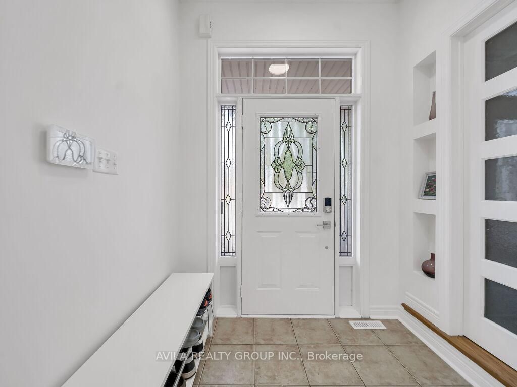 104 Southlake Boulevard • Brampton, ON photo 4