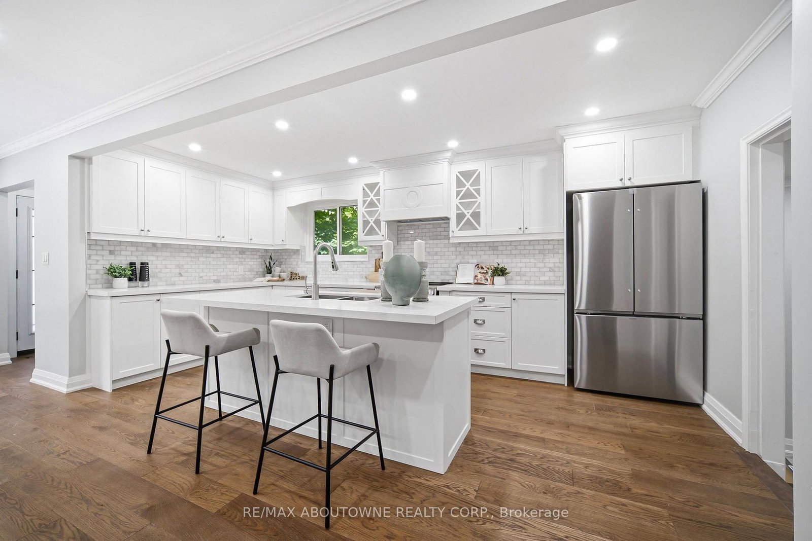 2144 Rebecca Oakville,ON L6L 2A5 — Photo 10