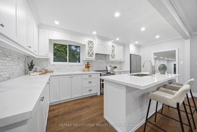 2144 Rebecca Oakville,ON L6L 2A5 — Photo 12