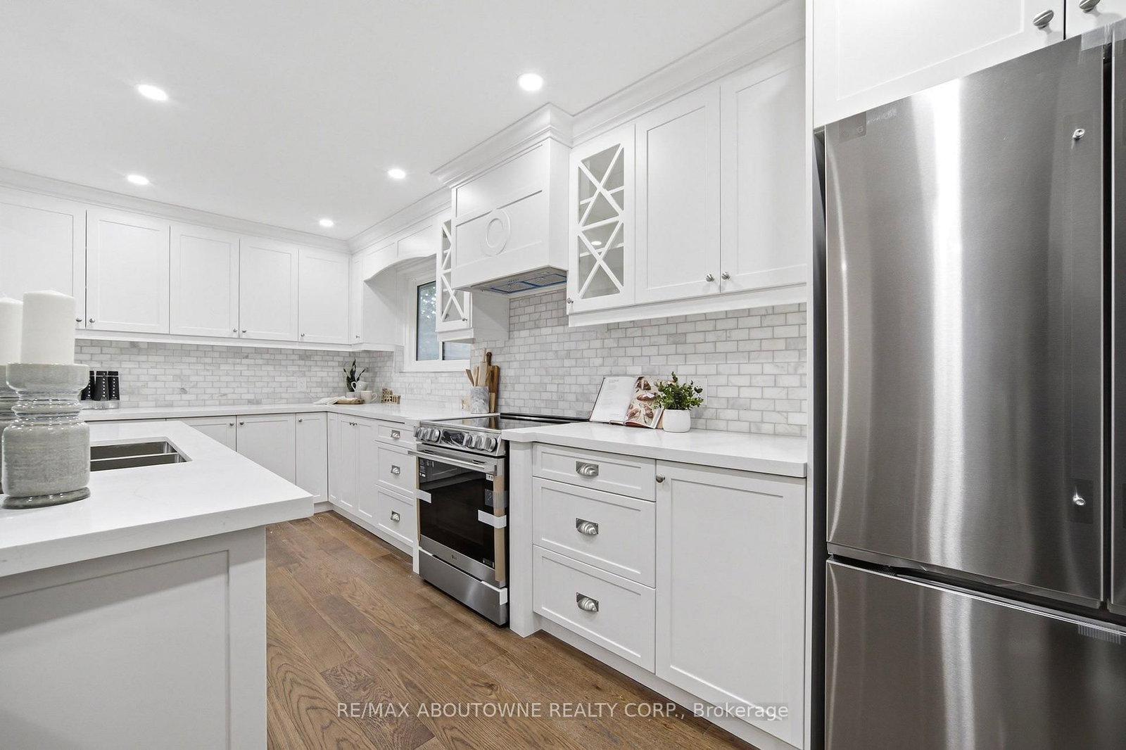 2144 Rebecca Oakville,ON L6L 2A5 — Photo 14